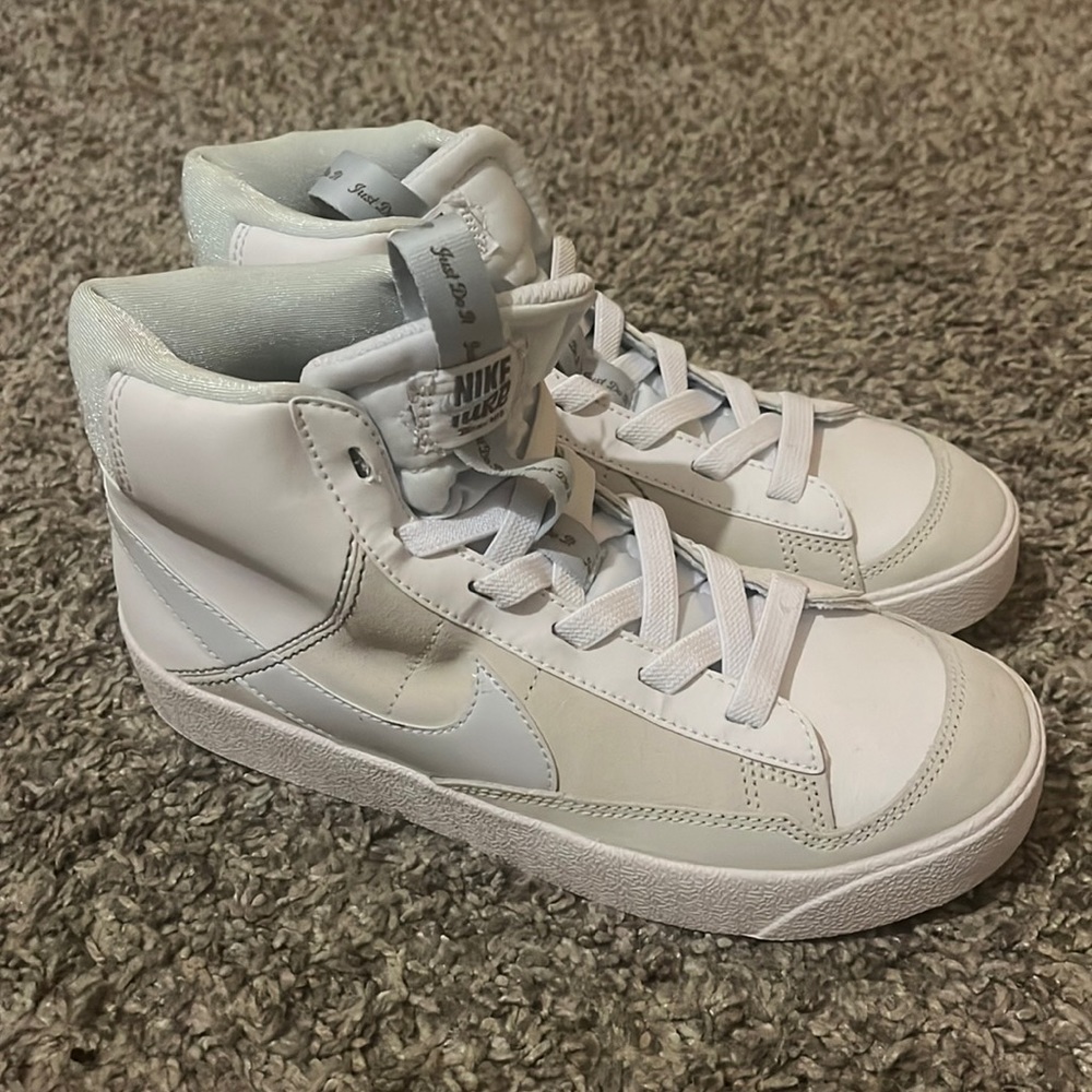 Brand new Nike high top slip ons